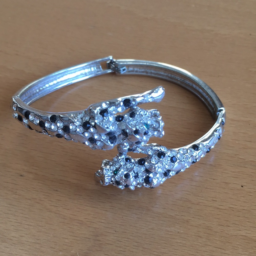 3/$20 NWOT Leopard Bracelet silver tone jeweled